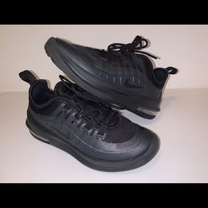 Nike Air Max Axis Kids Shoes Size 13C Black - USED